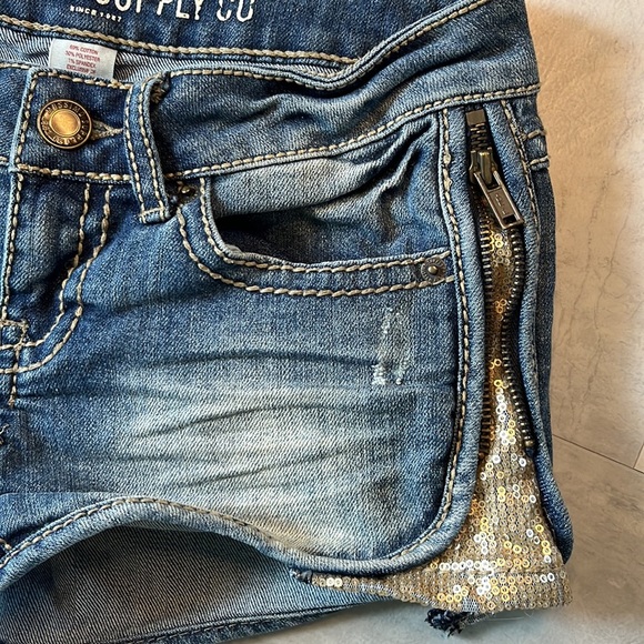 Mossimo   Shorts  Denim shorts  low rise blue/unique gold bling sides Size 1 - Picture 2 of 10